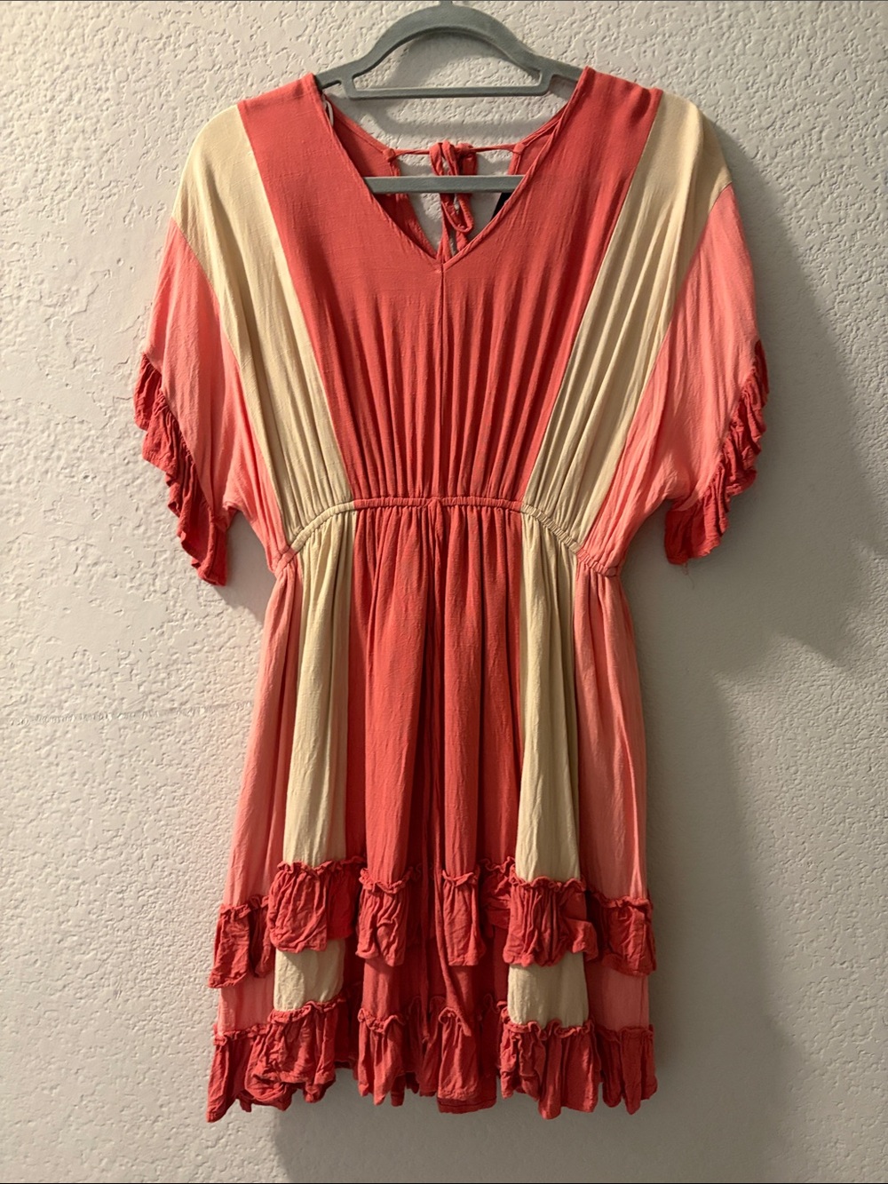 Tiered Coral and Cream V‑Neck Mini Dress Size Small